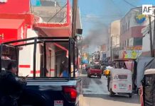 Se incendia negocio en el centro de Manzanillo; sólo hubo daños materiales