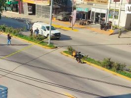 Ejecutan a motociclista en Santiago; agresores logran escapar