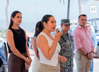 Indira Vizcaíno fortalece seguridad en Manzanillo con entrega de patrullas y equipo táctico