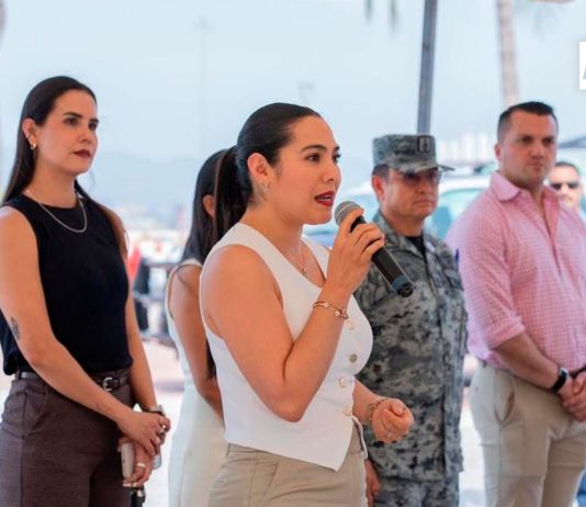 Indira Vizcaíno fortalece seguridad en Manzanillo con entrega de patrullas y equipo táctico