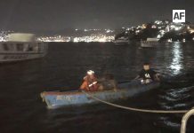 Marina auxilia a dos personas en kayak a la deriva frente a Playa Manzanillo, en Acapulco