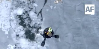 Helicóptero del NYPD rescata a tres personas tras caer a aguas heladas en Queens