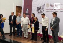 Entregan más de cien títulos a productores del campo por parte de CONAGUA en Tlaquepaque, Jalisco