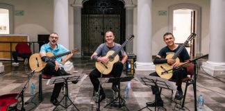 Recrean atmósfera bohemia de los salones porteños, con música de cuerdas, tangos y café