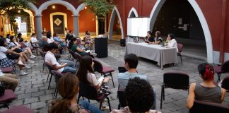 Conversan sobre la escultura textil y orgánica de Lulú Osnaya, en el Del Paso