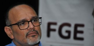 Dicta fiscal Bryant García charla para identificar, prevenir y denunciar la extorsión, a estudiantes del Bachillerato 1