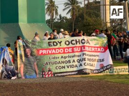 Familiares de líder platanero se manifiestan en Tecomán; exigen su localización con vida