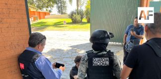 Golpean y despojan de su equipo a estudiante del Tec de Monterrey durante sepelio de “El Mencho”