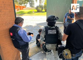 Golpean y despojan de su equipo a estudiante del Tec de Monterrey durante sepelio de “El Mencho”