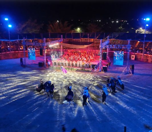 Festeja La Petatera noche colimota en pasodoble, con agrupaciones universitarias
