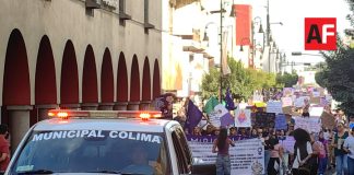 Cientos de mujeres marcharon por las calles de Colima este 8M