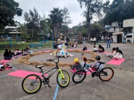 Llega la obra teatral A.SENTIR a la comunidad de El Naranjal, gracias a la UdeC y Casa Caracol