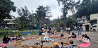 Llega la obra teatral A.SENTIR a la comunidad de El Naranjal, gracias a la UdeC y Casa Caracol