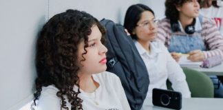 Reflexionan sobre la convivencia humana y filosofía en la Facultad de Derecho