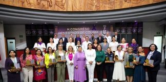 Reconoce H. Congreso del Estado trayectoria de 5 universitarias, 4 con presea y una mención honorífica