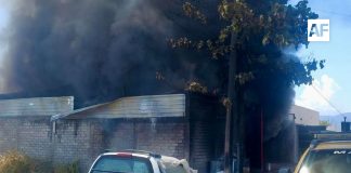 Incendio consume taller de línea blanca en Villa de Álvarez; no hay lesionados