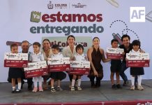 120 estudiantes de Armería recibieron este viernes su tarjeta de Mi ColiBeca para Empezar