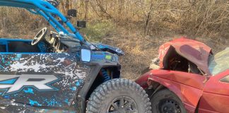 Choque entre vehículo todo terreno y automóvil deja tres heridos en Villa de Álvarez