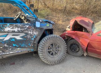 Choque entre vehículo todo terreno y automóvil deja tres heridos en Villa de Álvarez