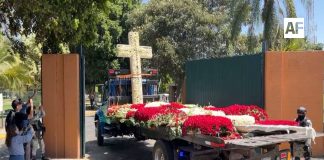 Bajo estricto resguardo militar, sepultan a Nemesio Oseguera Cervantes en Zapopan, Jalisco