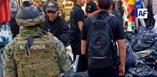 Aseguran cerca de 30 toneladas de mercancía apócrifa en Tepito; Marina participa en operativo