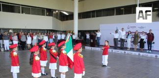 Se lucen preescolares en exhibición de Escoltas de Bandera, en la Secretaría de Educación Colima