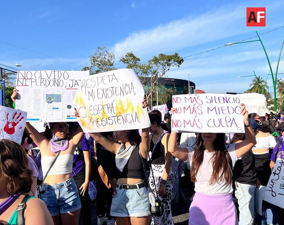 manifestacion mujeres manzanillo 01