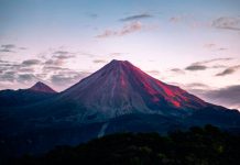 En calma y con bajo riesgo se mantiene el Volcán de Fuego: UEPC Colima