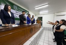 Titula a dos egresadas de Técnico en Contabilidad el Bachillerato 10 de la Universidad de Colima