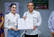 Entrega rector de la UdeC títulos internacionales de doble grado