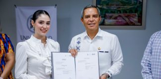 Entrega rector de la UdeC títulos internacionales de doble grado