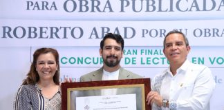 Otorgan UdeC y el INBAL otorgan el Premio Narrativa Colima 2025 a Roberto Abad, por su obra Umbral