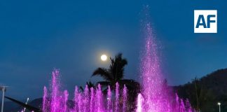 Fuentes danzarinas, en zona centro de Manzanillo, retoma su papel como atractivo de la ciudad