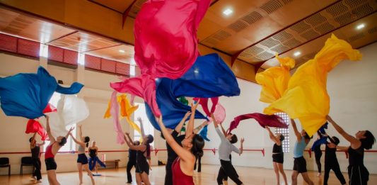 Invita Univerdanza a un “Viaje a tierra clara”, en el Teatro Universitario