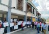 Trabajadores del Ayuntamiento de Minatitlán protestan por despidos; acusan abuso de poder y nepotismo