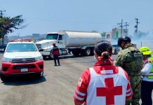Cruz Roja acude también para apoyar en incendio de pipa