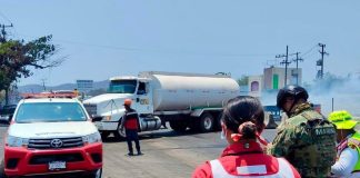 Cruz Roja acude también para apoyar en incendio de pipa