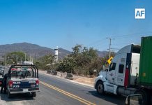 Asaltan a chófer de tráiler en la carretera Jalipa–Puerto, en Manzanillo