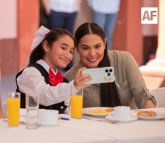 La niñez colimense es prioridad, por eso la inversión en educación y en recuperar lugares de sano esparcimiento: Indira Vizcaíno