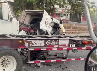 Choque de cargueros en acceso norte al puerto de Manzanillo deja daños materiales