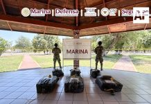 Aseguran embarcación con más de 200 paquetes de presunta cocaína frente a Michoacán