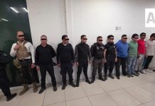 Detienen a 10 por robo violento de transporte en Jilotzingo; seis son policías municipales