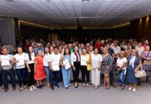 Gobernadora Indira Vizcaíno entregó escrituras de casas Insuvi a 70 familias colimenses