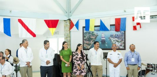 Indira Vizcaíno reconoce a CMIC Colima por 40 aniversario y su apoyo para hacer cosas en beneficio de la gente