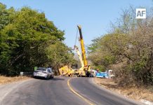 Volcadura de tráiler provoca cierre de la carretera libre Manzanillo–Armería