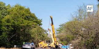 Volcadura de tráiler provoca cierre de la carretera libre Manzanillo–Armería