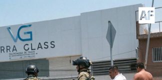 Volcadura de mototaxi en el Distribuidor Vial Fondeport, en Manzanillo, deja un lesionado y daños materiales