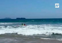 Guardavidas de UEPC Colima y PC Manzanillo rescatan a dos hombres en La Audiencia y Miramar