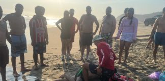 Corrientes peligrosas ponen en riesgo a bañistas; cuatro personas son rescatadas en costas de Colima