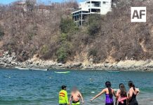 UEPC Colima y Protección Civil Manzanillo rescatan a hombre de Zacatecas en La Audiencia